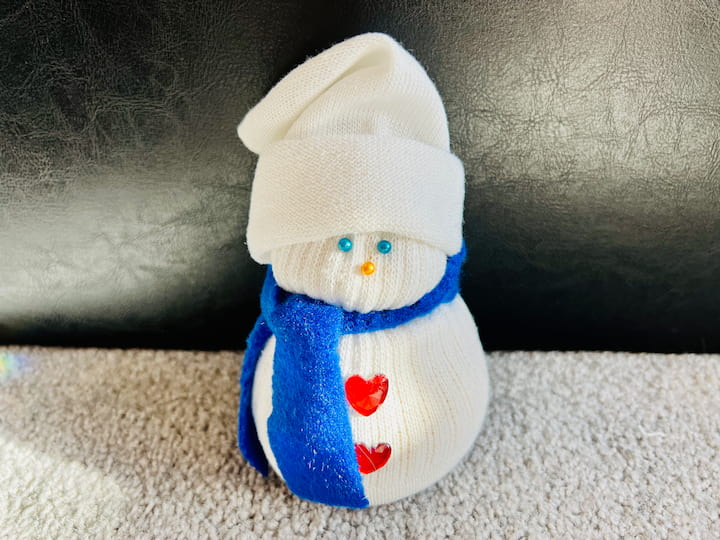 And here is the completed sock snowman. 