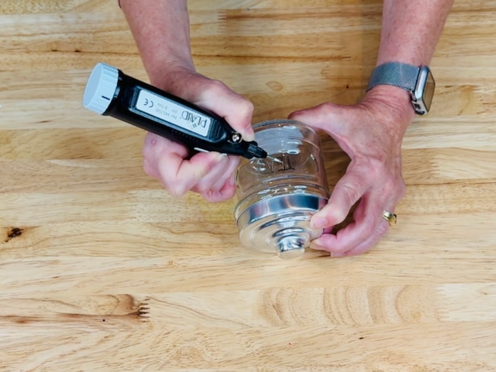 engraving the glass jar
