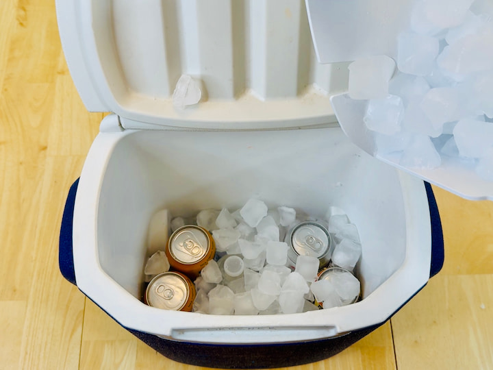 Add ice and drinks to the cooler.