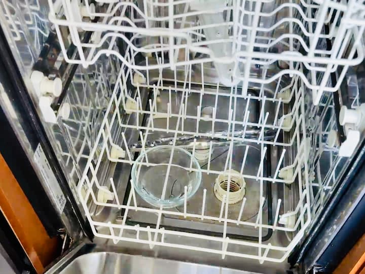 Dishwasher: Run with a bowl of vinegar to clean and deodorize

