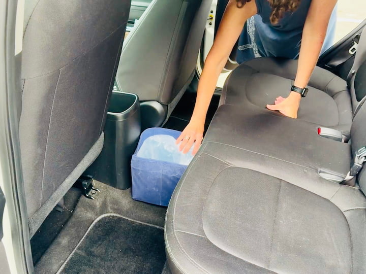 🗑 DIY Trash Bin:
I grabbed a cloth bin, a plastic bin, and some trash bags from Dollar Tree. I layered the plastic bag inside the plastic bin, tucked that into the cloth bin (to keep it from sliding), and set it on the floor in the back seat. Easy, portable car trash can—done!