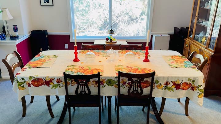placemats & thrift store finds