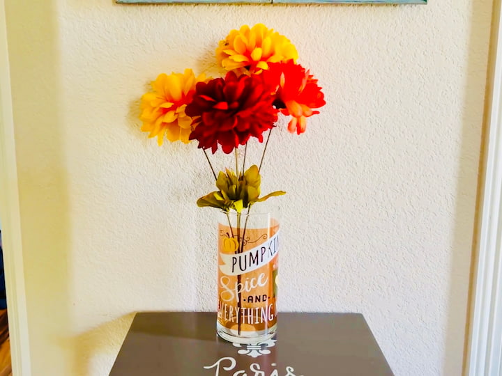 Window cling on a vase for flowers