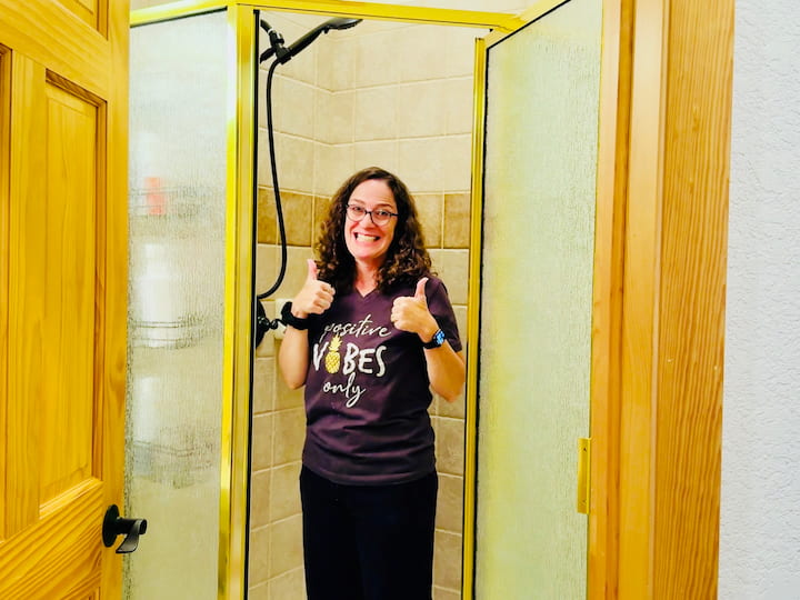 Chas giving shower organization thumbs up