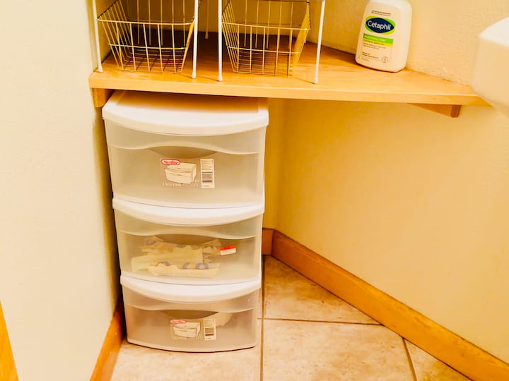 Stacking drawer system