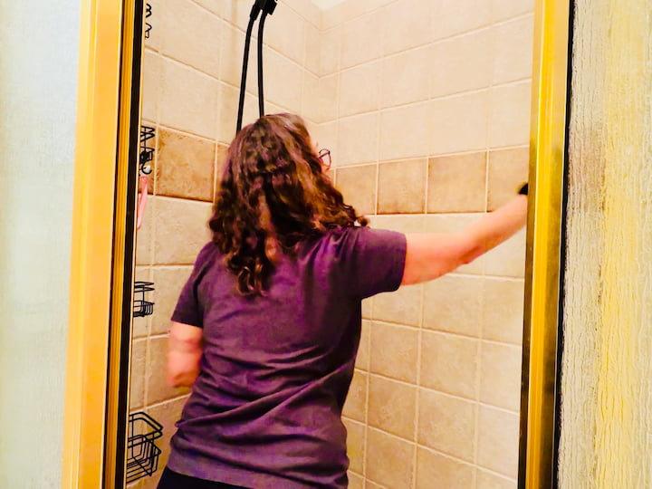 Chas cleaning shower
