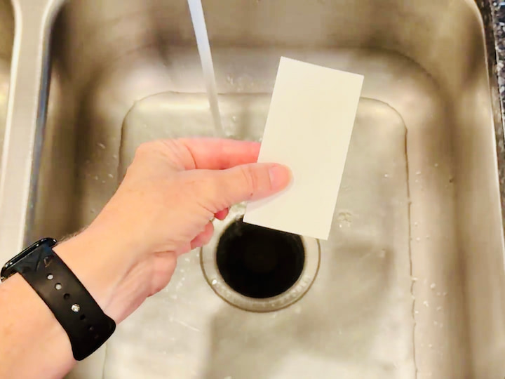 using laundry sheet in sink for washing landdry