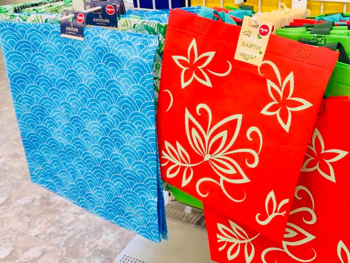 Collapsible bags for grocery stops or beach days