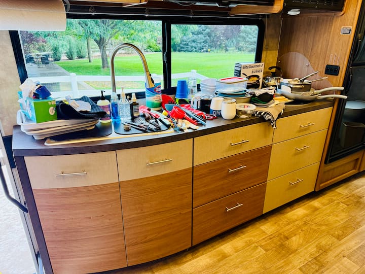 All of the item to fit into the kitchen