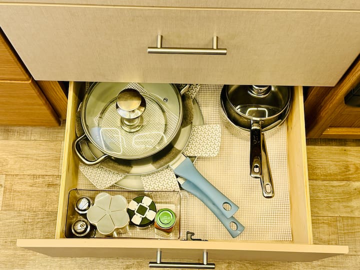 pots and pans organization