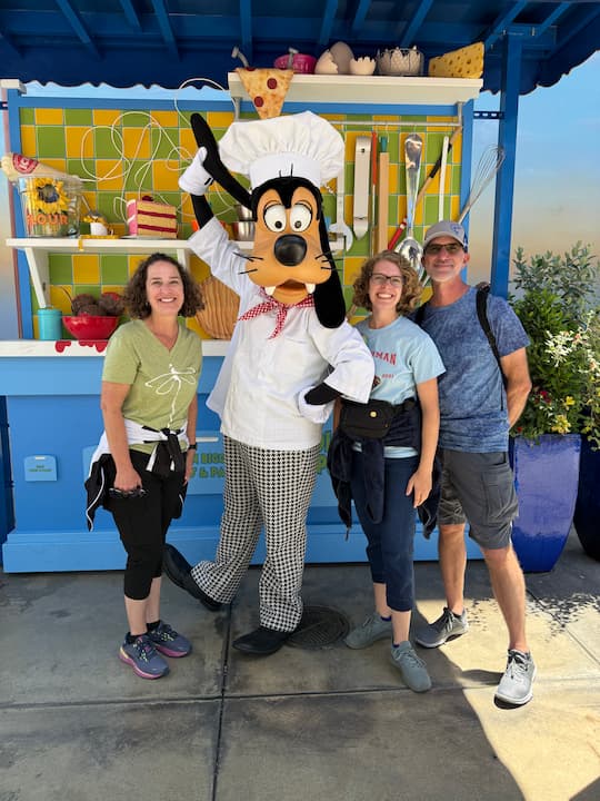 Chas, Daughter, husband and goofy