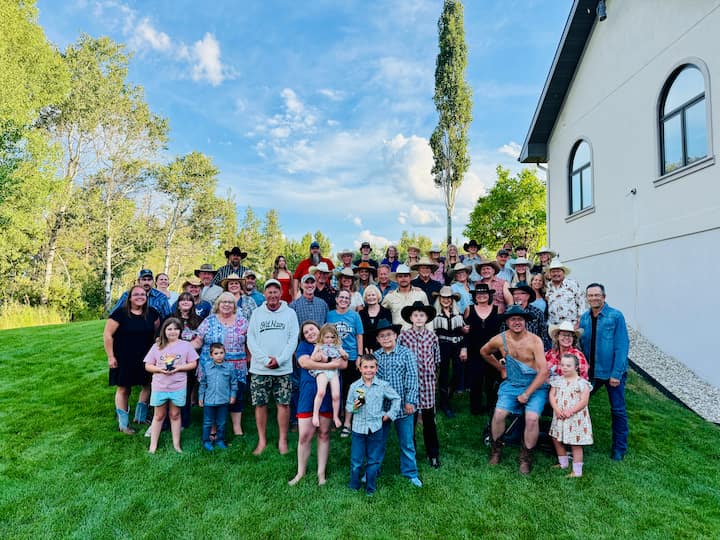 Chas' Family Reunion